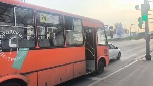 Пассажирку автобуса с травмами госпитализировали после ДТП с легковушкой