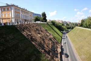 Более 16 млн рублей потратили на восстановление склона Зеленского съезда