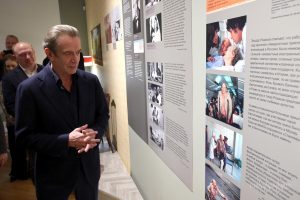 Выставка «Искусство быть настоящим», приуроченной к 100-летию Евгения Евстигнеева.
